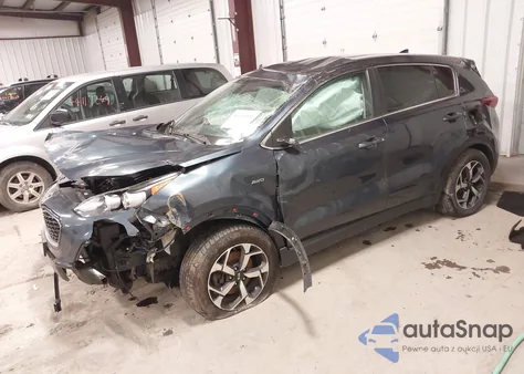 2020 Kia Sportage Lx z USA, uszkodzony, nr VIN KNDPMCAC1L7790093